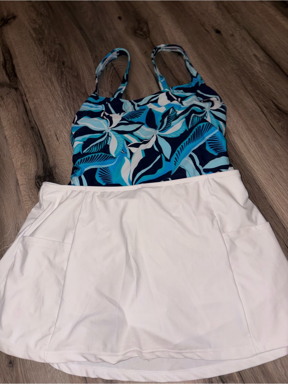 Ellen Tracy Blue & White Leaf-Print Swim Suit